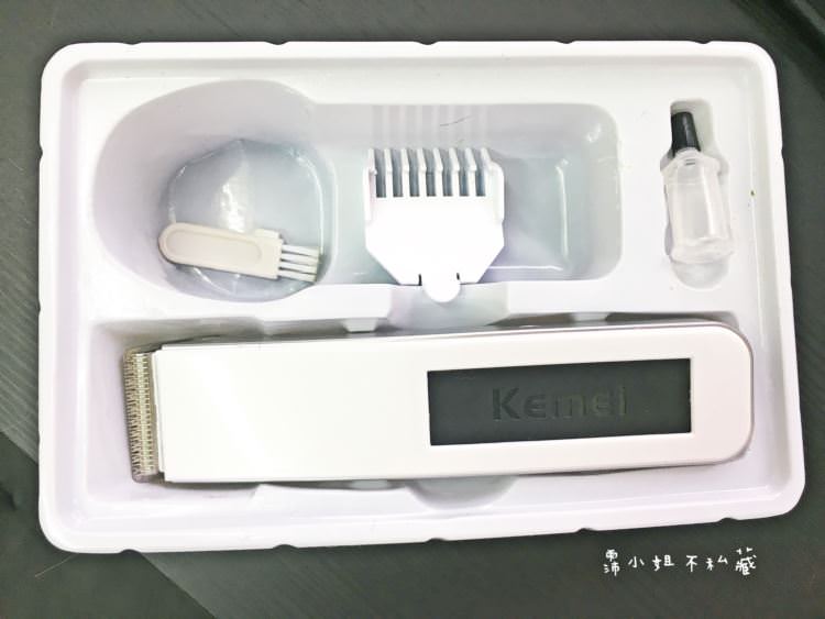 KEMEI 理髮器 KM-3005A 電動理髮器 剃毛 修剪兒童或男生頭髮 修飾鬢角 輕盈好上手 好方便的可充電電池