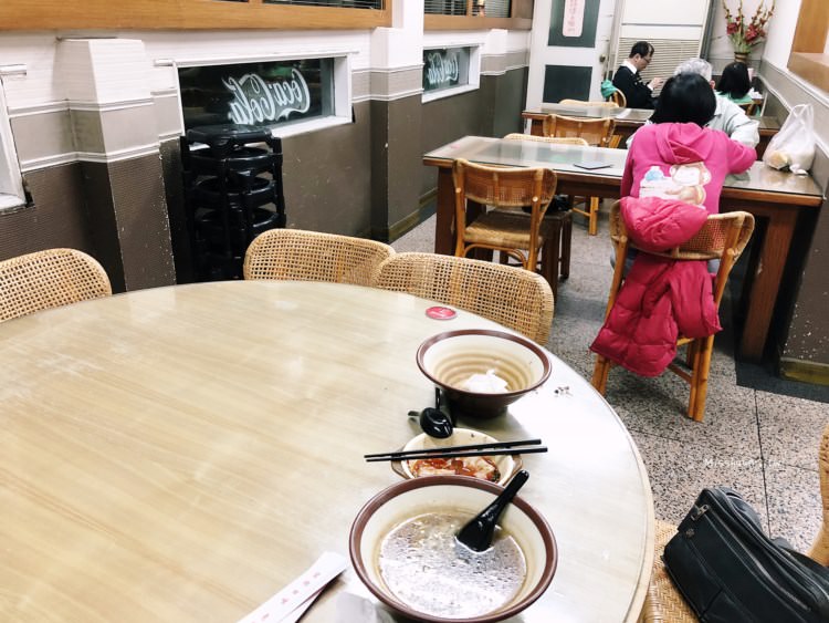 台中西屯美食 張家麵館 北方風味餐館 好多名人拜訪 湯麵 乾拌 熱湯 水餃 炒飯 獅子頭 精明路美食