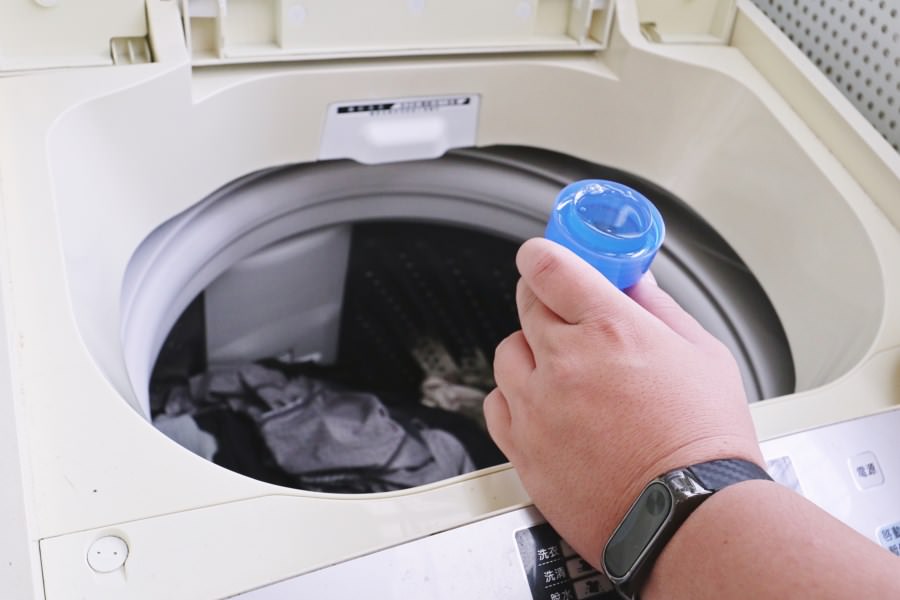 洗衣精推薦 衣研消臭抗菌超濃縮洗衣精 雙倍濃縮 用量省更多 添加蛋白酵素 洗淨力加倍 用量一半即有效去除污垢