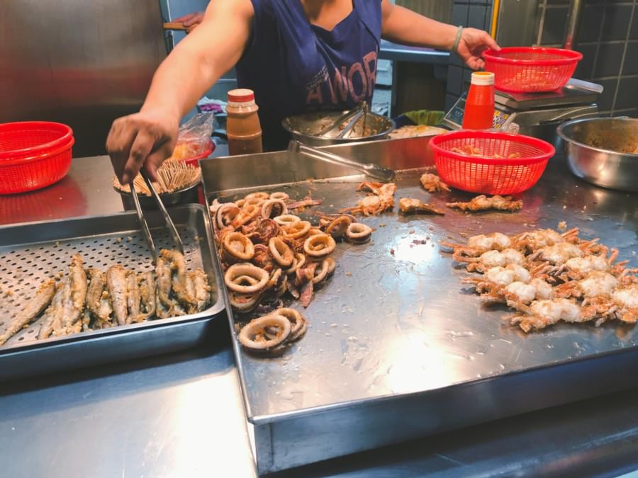 台中潭子美食 香香炸螃蟹 蟹腳 蟹肉 小卷 喜相逢 三十年老店 1986年創立 在地排隊小吃 滿300元可外送