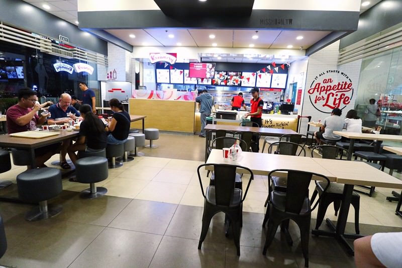 菲律賓美食 肯德基 KFC AYALA SUBIC 蘇比克灣 最大購物商城 Harbor Point Mall 就是要吃炸雞配飯喝濃湯！