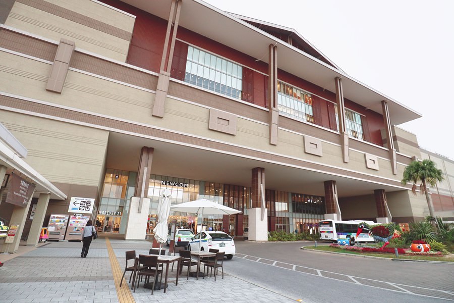 POKEMON商店沖繩這裡有【AEON MALL/永旺夢樂城/來客夢】超大！超好逛購物中心！免費停車場/親子同遊/吃喝玩樂超齊全