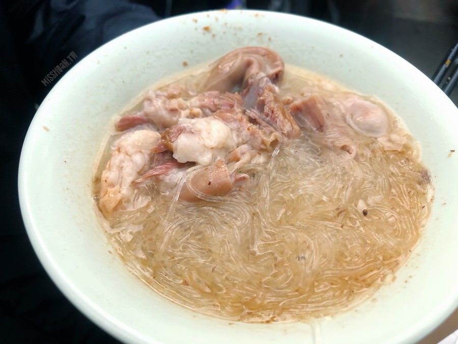 台中東區美食【胎哥湯】骯髒湯？胎勾伯？一碗豬雜湯只要50元！在地排隊小吃！