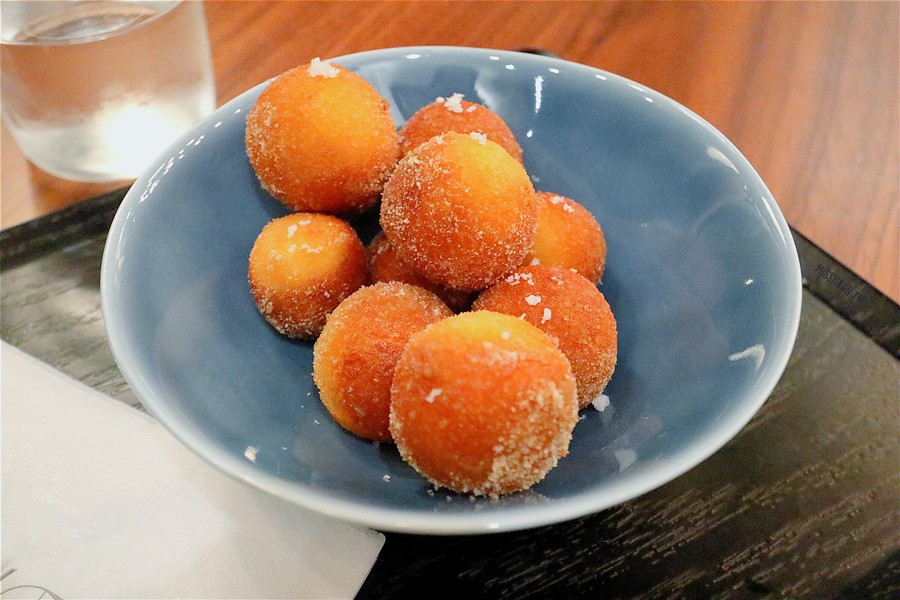 沖繩那霸美食【BALL DONUT PARK ボールドーナツパーク】國際通超必吃球型甜甜圈！沒吃到絕對會後悔啊！