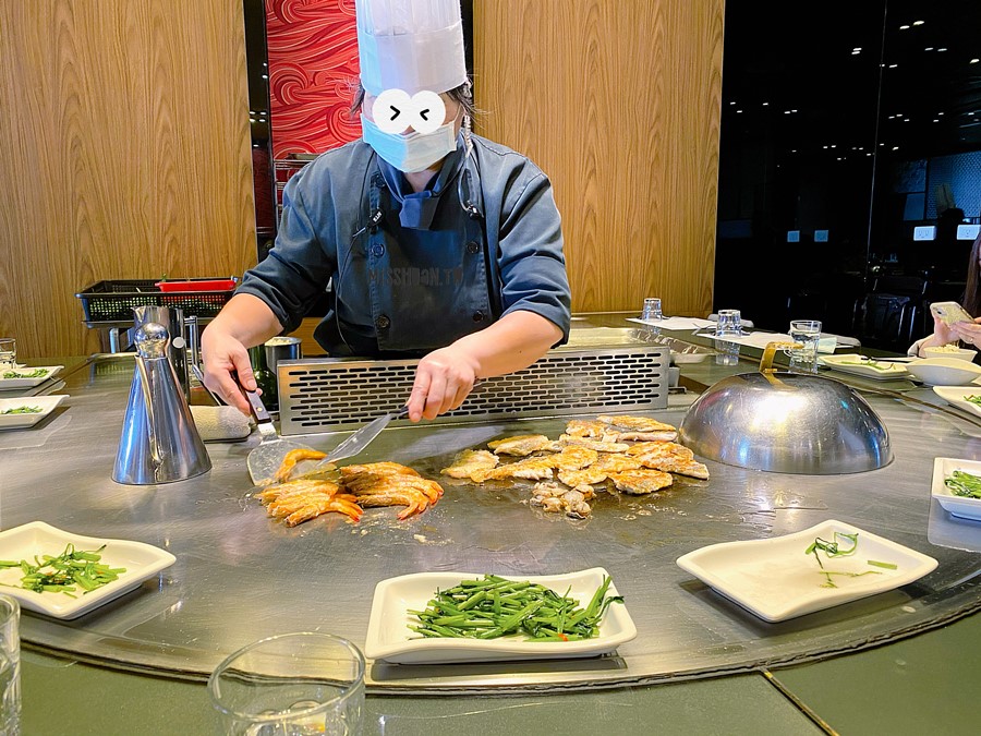 桃園大園美食【鱻廚鐵板燒】單人套餐只要298元！華泰名品城餐廳！