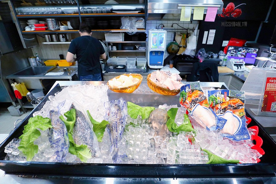 台中北區美食【58號粥舖】飯店主廚在一中街商圈開的澎湃活跳跳海鮮粥就是這間了！