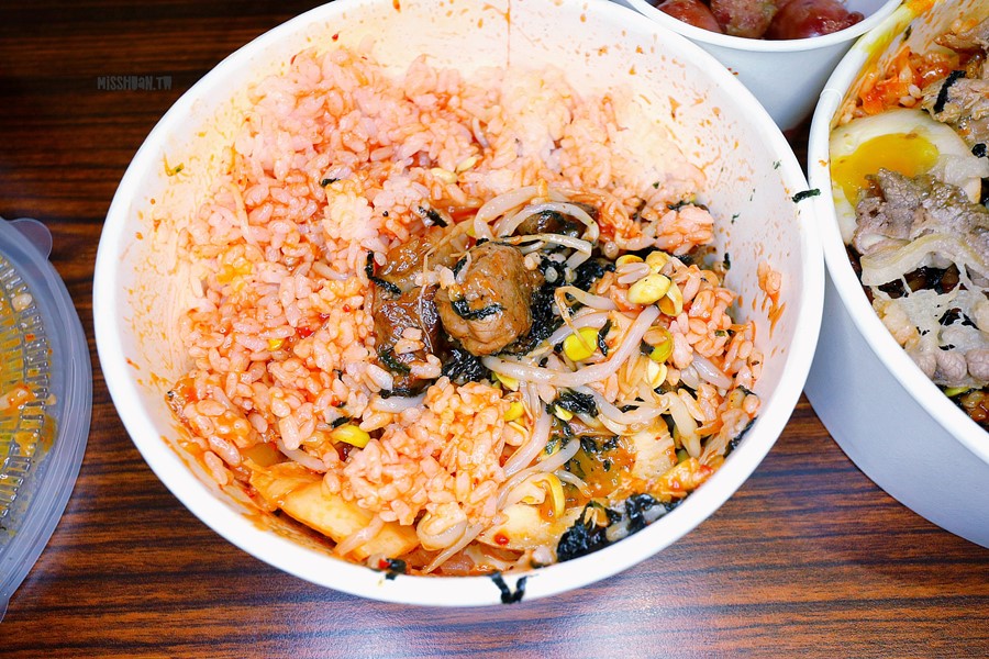 台中北區美食【搖搖便當 Rock Box】平價就能吃到韓式便當！韓國風味異國便當！搖一搖更好吃喔！