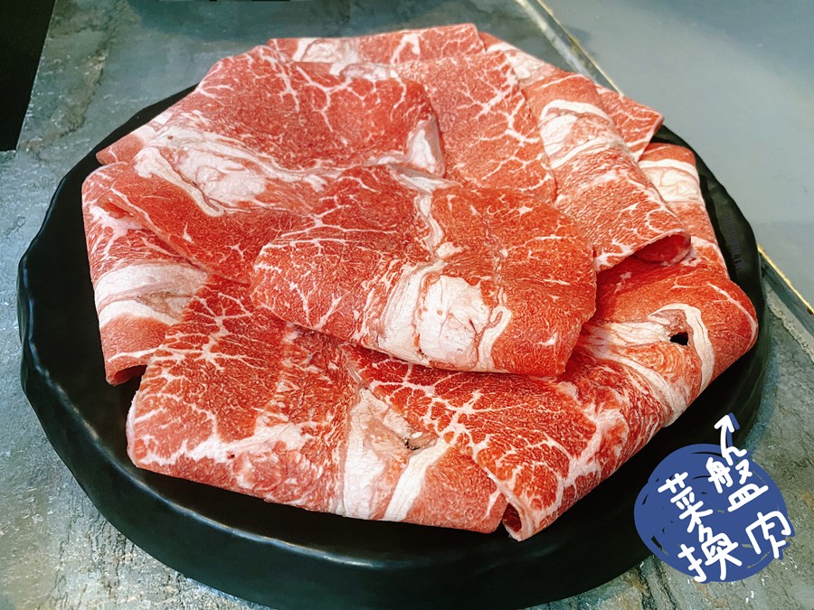 台中東區美食【銄鍋/滿足系鍋物/十甲店】可以菜盤換肉！雙肉組合最便宜只要238元！