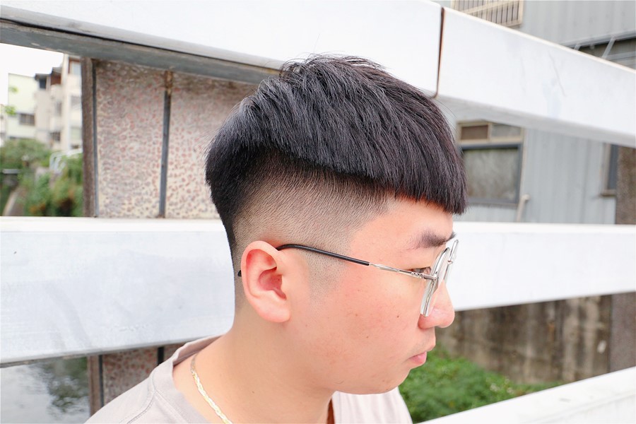 台中南區男士理髮店推薦【亞設理髮廳】帥氣髮型！輕鬆脫單！從頭到臉一次解決！