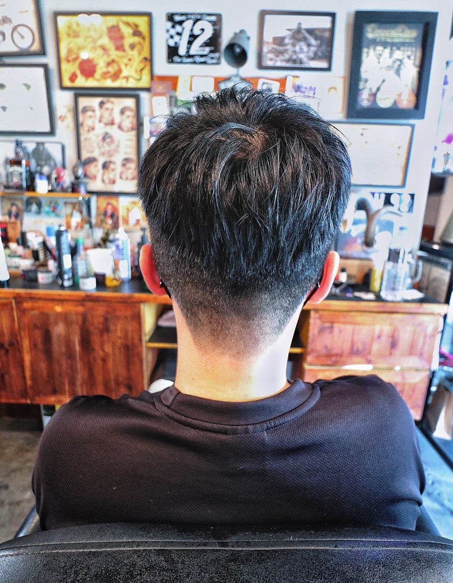 彰化男士理髮推薦【J's barber shop/cafe bar/moto club】帥氣油頭/歐美風格髮型設計！還有專業修容好舒服！