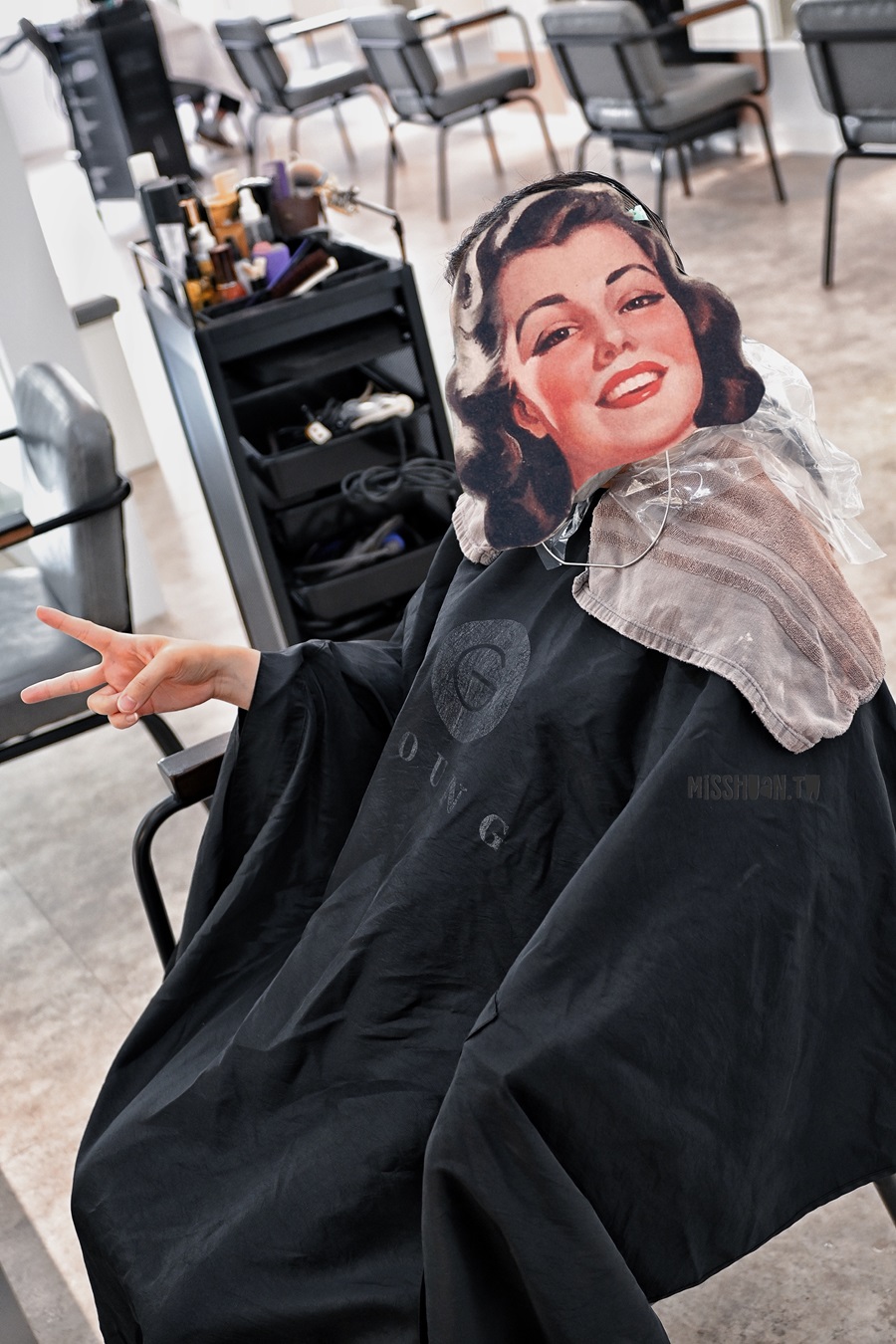 捷運公館站美髮推薦【鉅洋髮藝 G-Young Hair salon】台北年輕世代首選髮廊！您的髮型師KIKI已上線！輕鬆將毛躁亂翹的過渡期長度變得又順又直～