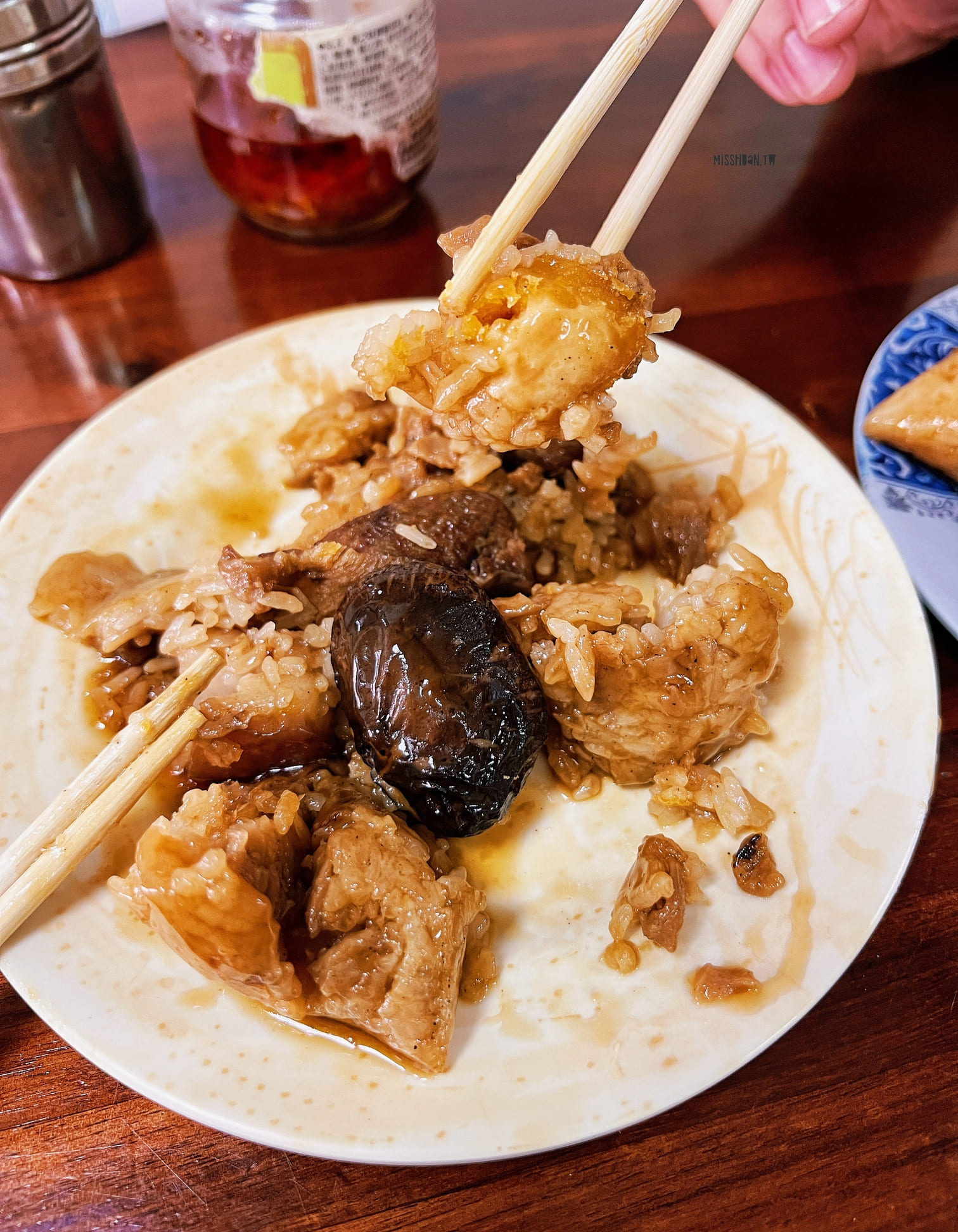 台中太平美食【光興路東坡肉粽】超香三層肉餡一吃就愛上！還有冷凍宅配在家也能輕鬆享用喔！