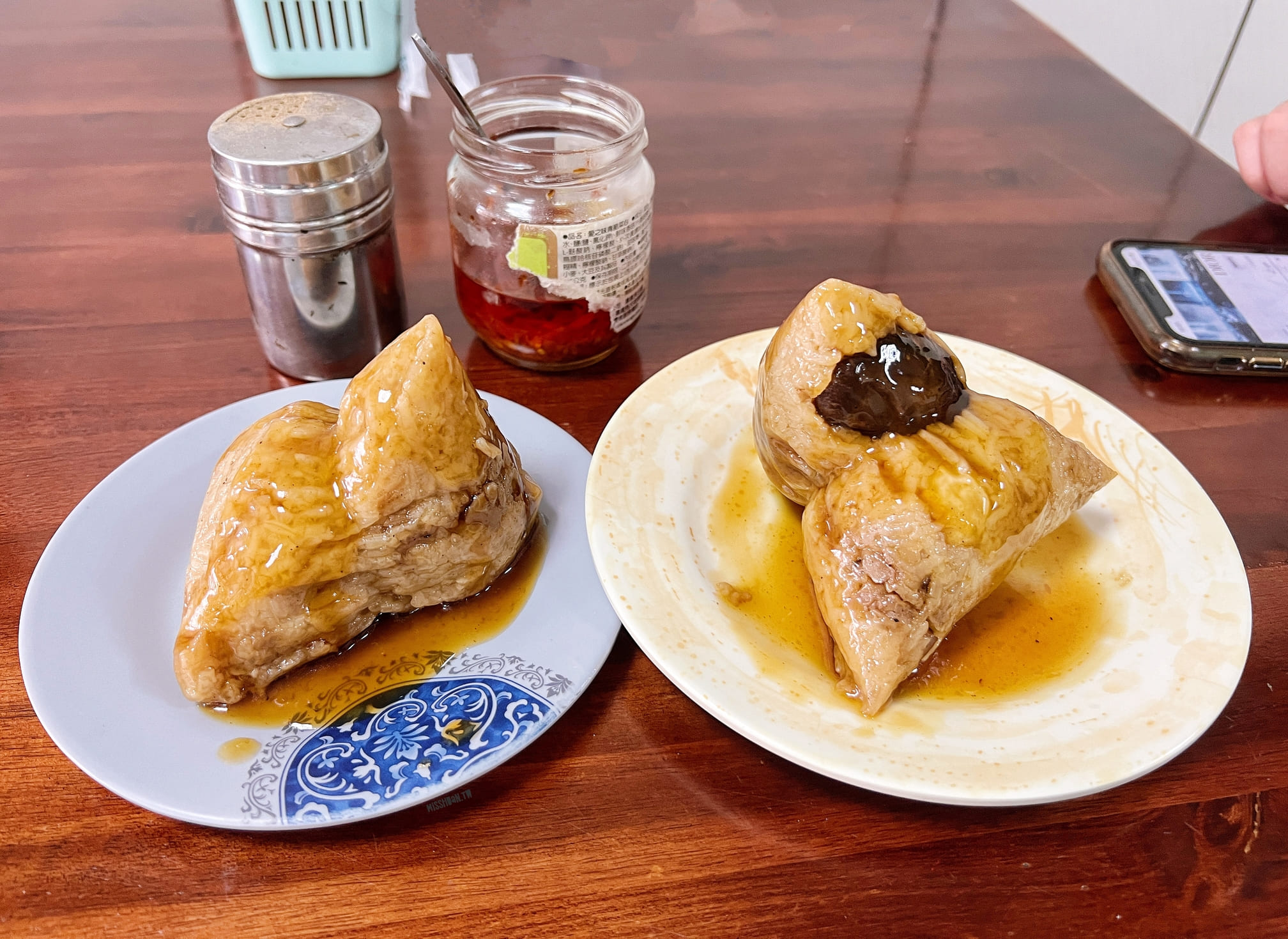 台中太平美食【光興路東坡肉粽】超香三層肉餡一吃就愛上！還有冷凍宅配在家也能輕鬆享用喔！