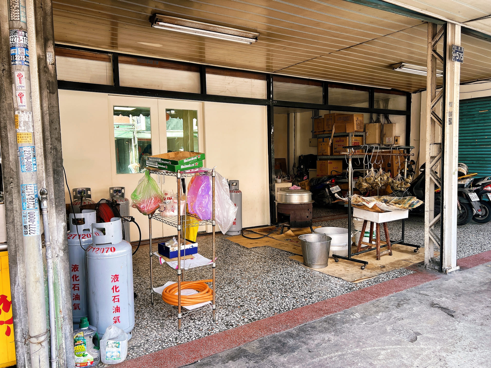 台中太平美食【光興路東坡肉粽】超香三層肉餡一吃就愛上！還有冷凍宅配在家也能輕鬆享用喔！