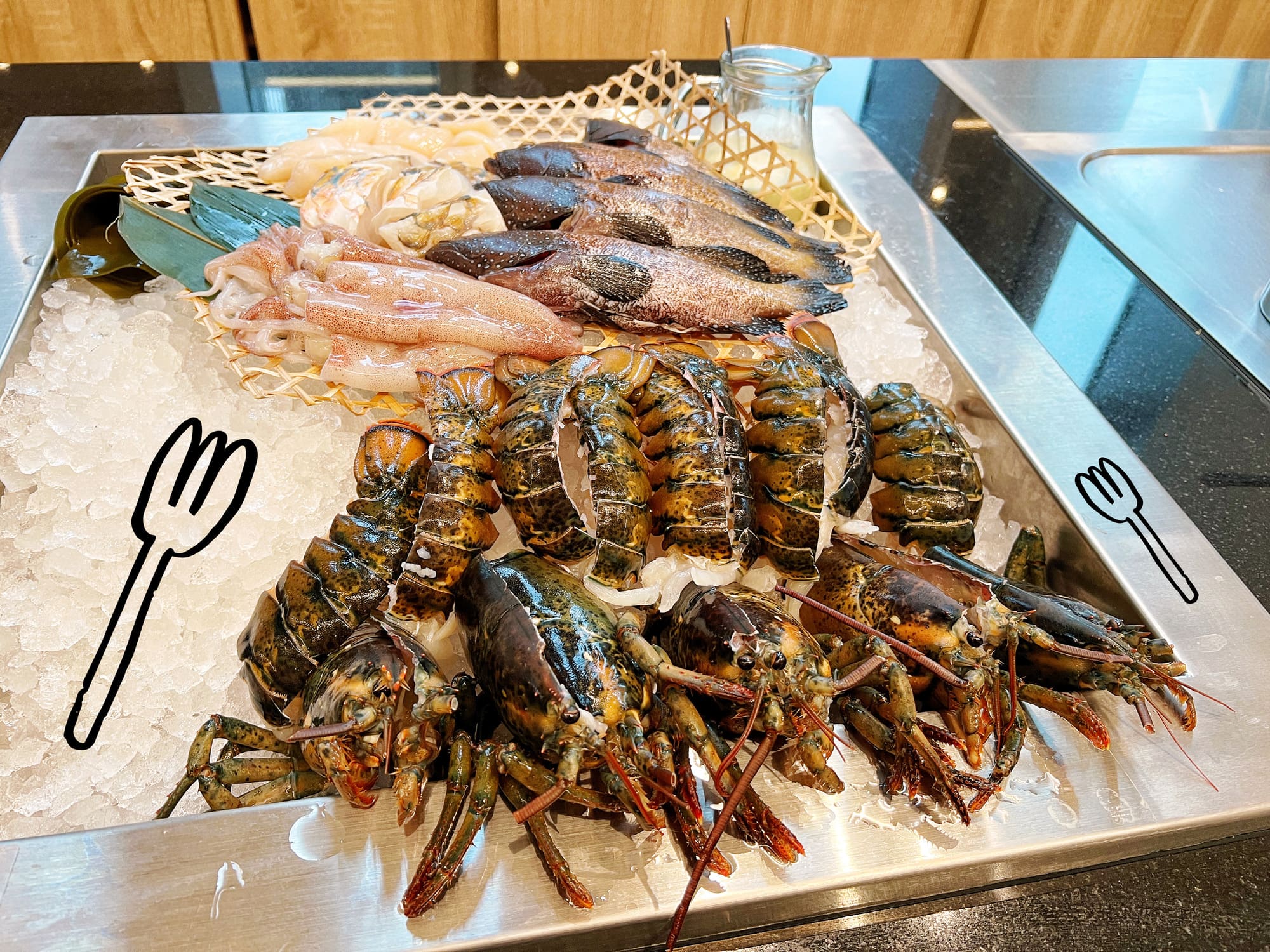 台北西門町最強頂級鐵板燒網紅名店【明水然．樂】日式無菜單料理！2023/2024連續兩年榮獲《網路溫度計》此生必嚐十大高CP值無菜單鐵板燒冠軍！16道美饌只要1600+10%就可以吃到龍蝦/干貝/和牛/海膽/鮑魚/現流魚超澎湃的啊！