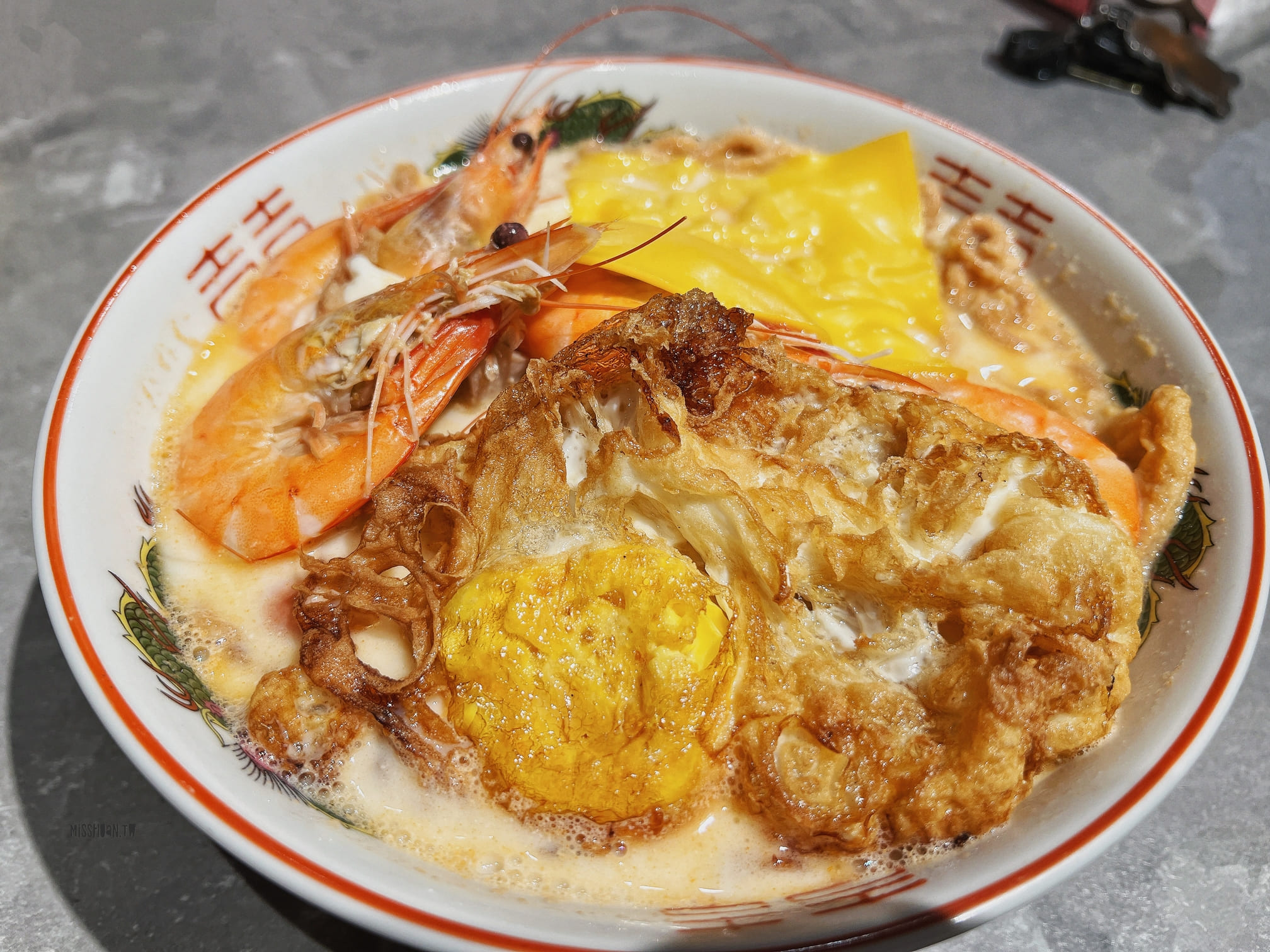 台中南區美食【見一麵】忠孝路夜市創意麵攤！7種湯底任搭6種麵條，肉肉海鮮自由配！