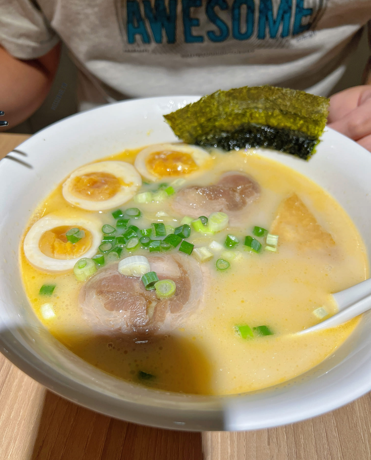 台中太平美食【忍者甲賀拉麵/太平中山店】只要100初就可以吃到啦！百元平價台式拉麵店！評論還送一整顆溏心蛋喔！