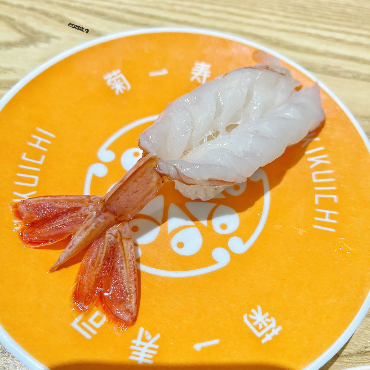 台中北區美食【菊一壽司】一盤只要25元！鮭魚買一送一活動開跑啦！近中華路夜市