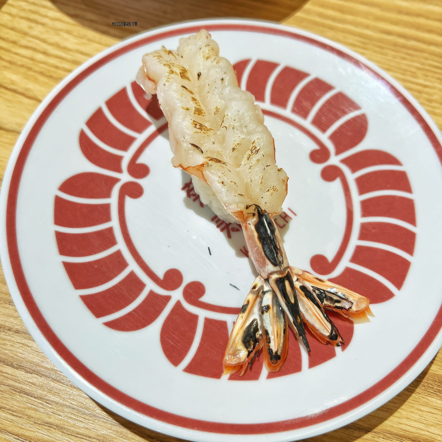 台中北區美食【菊一壽司】一盤只要25元！鮭魚買一送一活動開跑啦！近中華路夜市