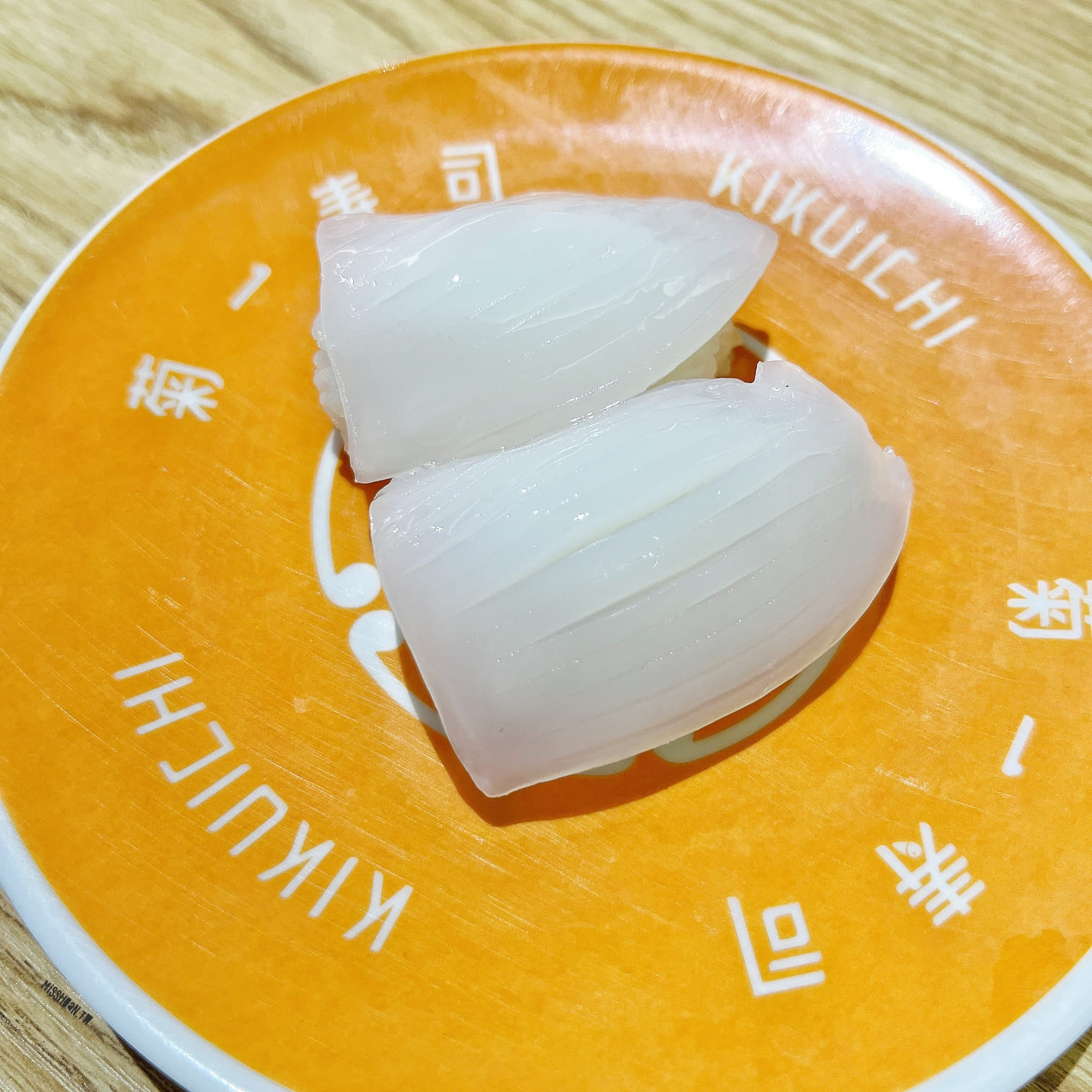 台中北區美食【菊一壽司】一盤只要25元！鮭魚買一送一活動開跑啦！近中華路夜市