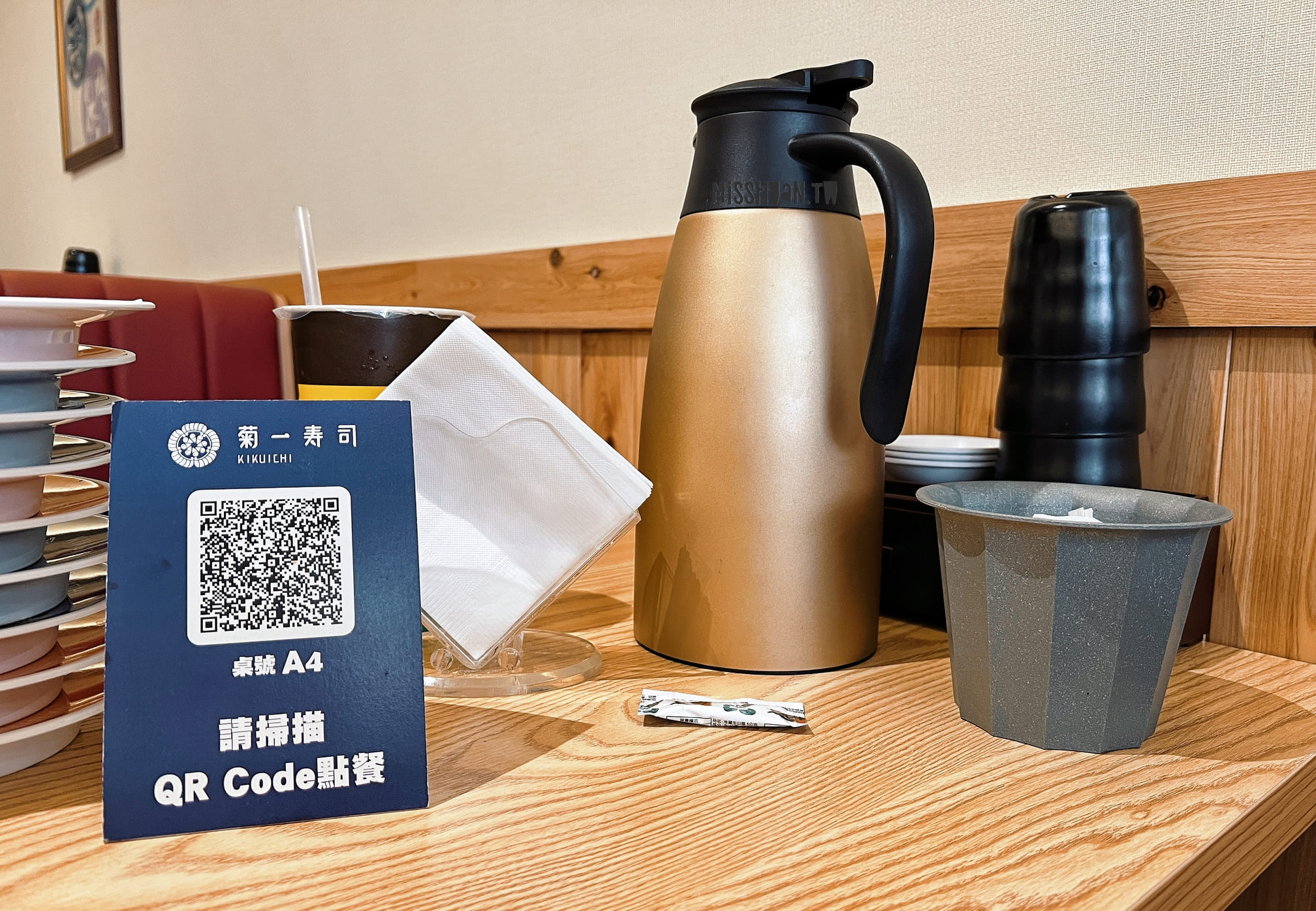 台中北區美食【菊一壽司】一盤只要25元！鮭魚買一送一活動開跑啦！近中華路夜市