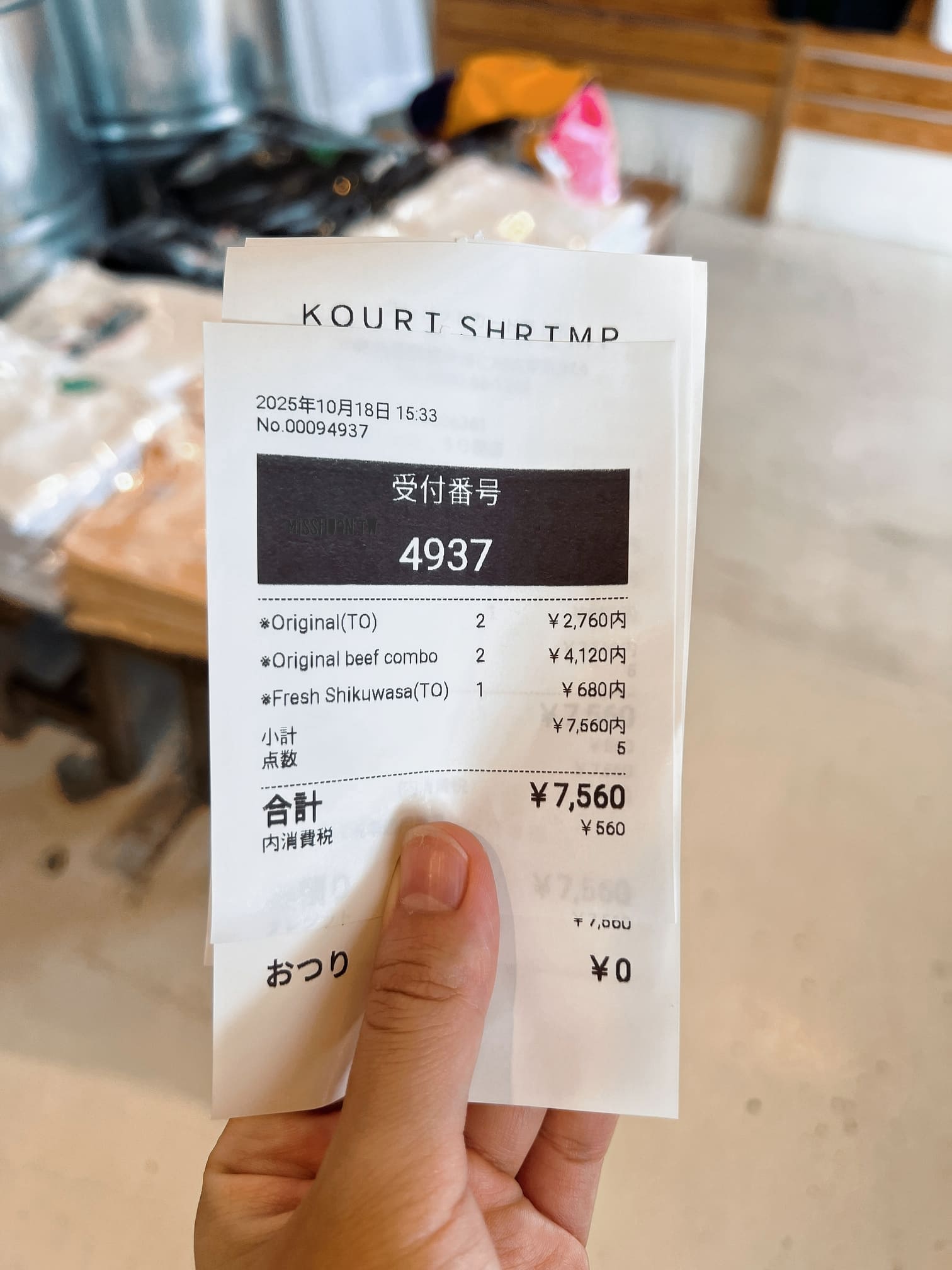 沖繩古宇利島排隊美食【Shrimp Wagon】觀光客最愛來的蝦蝦飯已升級三代店啦！提供好多內用區！還有免費停車場！不用只能窩在車上吃啦～