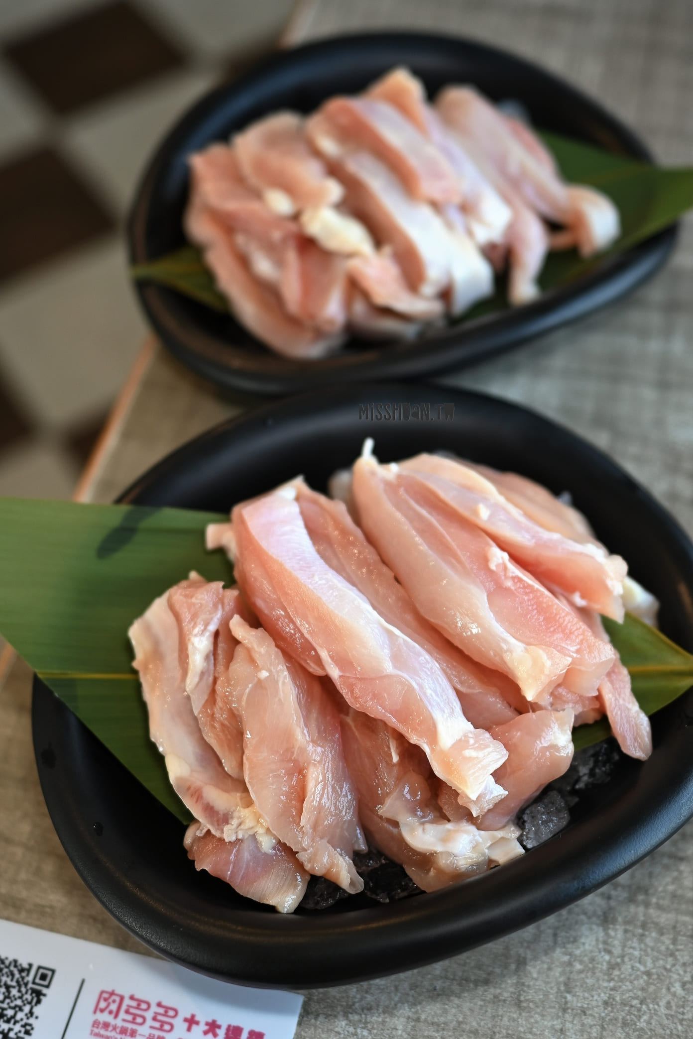 台南安平美食【肉多多火鍋/怡平店/鴛鴦鍋】友善親子最棒！<期間限定>全台！全天候！平假日不限時！輕量級套餐299元起．蔬食自助吧吃到飽．CP值超高！西門店/淡水店例假日除外．湯底/服務費另計