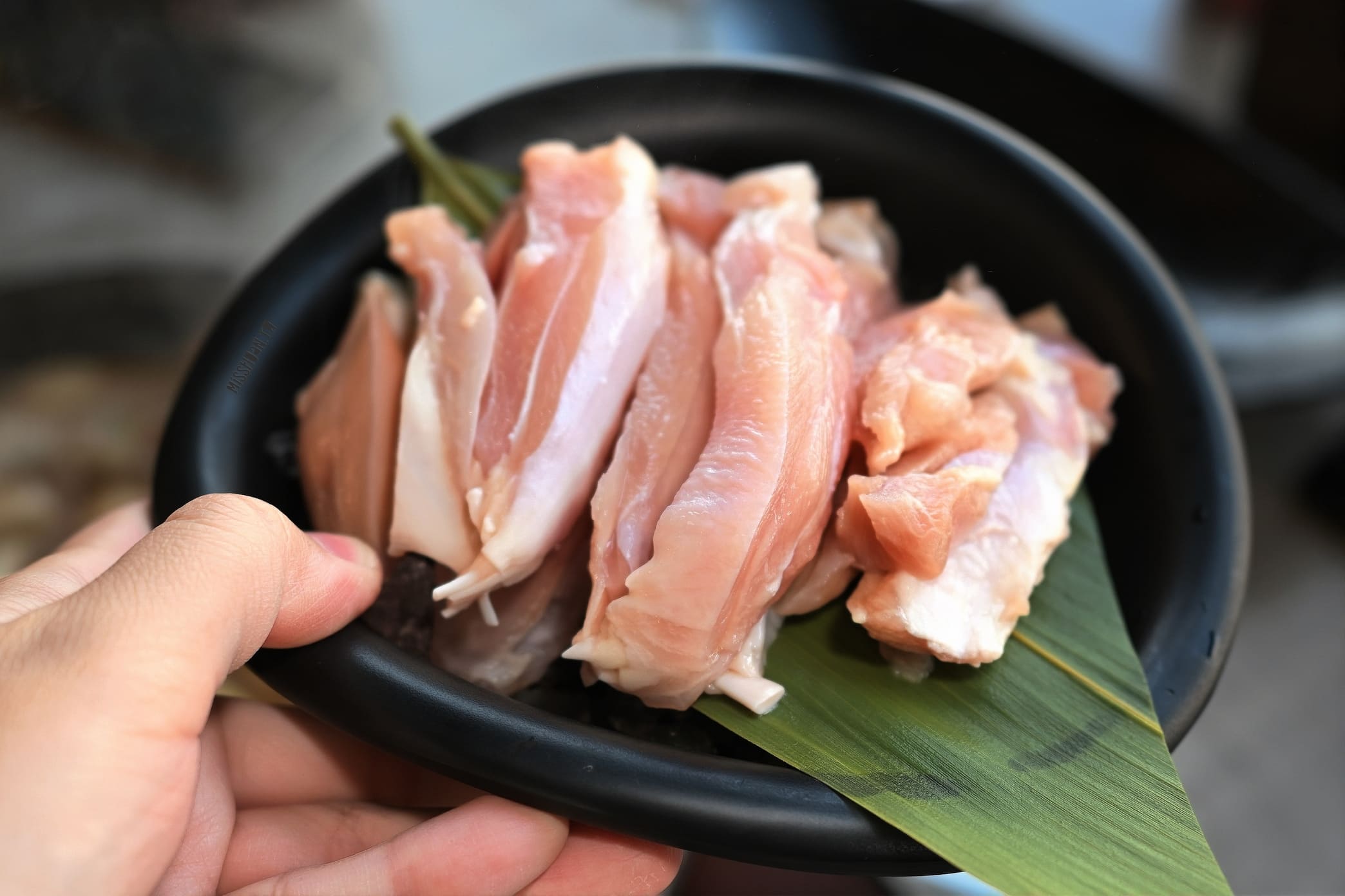 台南安平美食【肉多多火鍋/怡平店/鴛鴦鍋】友善親子最棒！<期間限定>全台！全天候！平假日不限時！輕量級套餐299元起．蔬食自助吧吃到飽．CP值超高！西門店/淡水店例假日除外．湯底/服務費另計