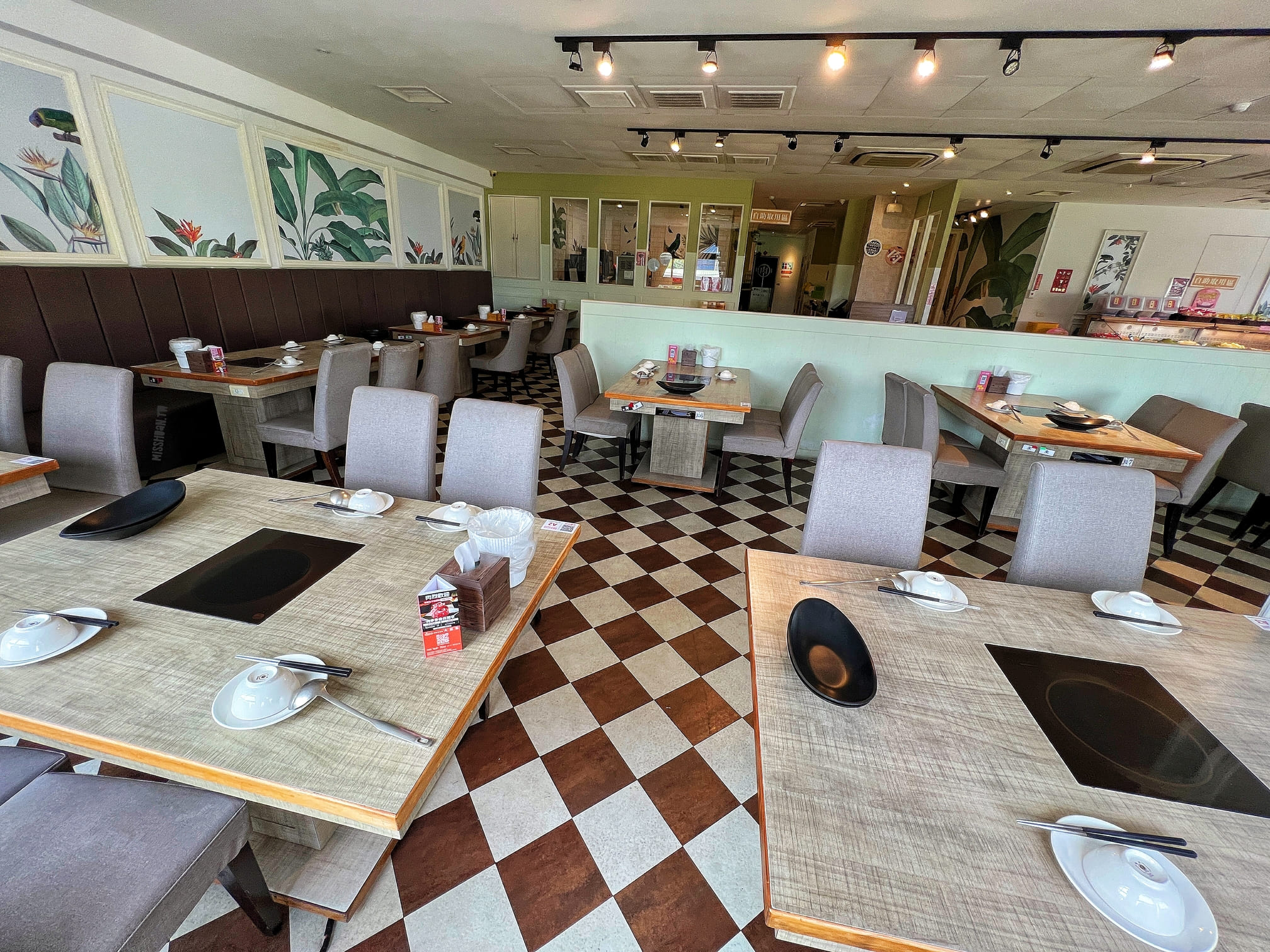 台南安平美食【肉多多火鍋/怡平店/鴛鴦鍋】友善親子最棒！<期間限定>全台！全天候！平假日不限時！輕量級套餐299元起．蔬食自助吧吃到飽．CP值超高！西門店/淡水店例假日除外．湯底/服務費另計