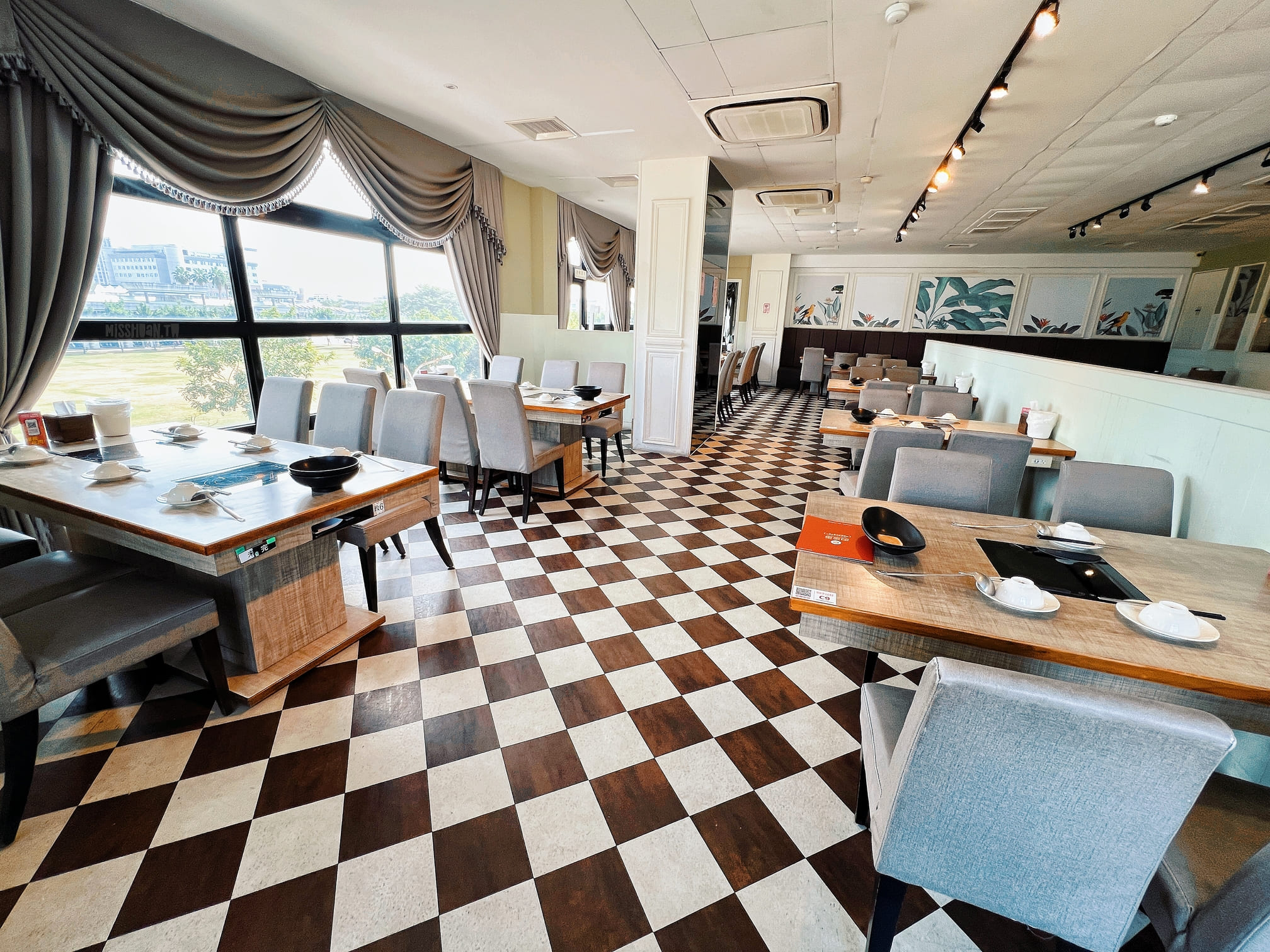 台南安平美食【肉多多火鍋/怡平店/鴛鴦鍋】友善親子最棒！<期間限定>全台！全天候！平假日不限時！輕量級套餐299元起．蔬食自助吧吃到飽．CP值超高！西門店/淡水店例假日除外．湯底/服務費另計