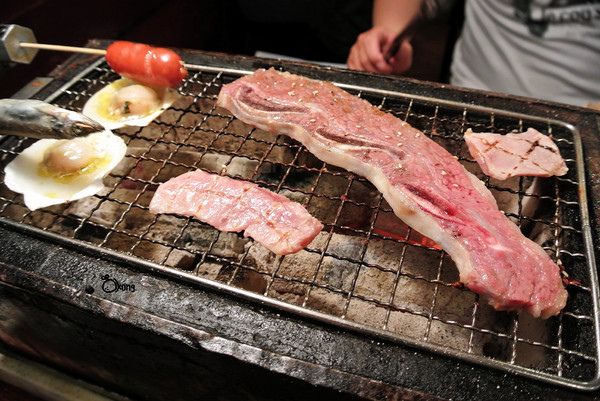 新北泰山美食 | 鑽木取火日式燒肉 超厲害的火烤小三機就在這裡自動幫您烤肉啦 !!!